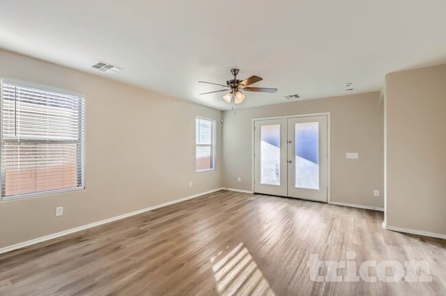 Building Photo - 25841 W Valley View Dr