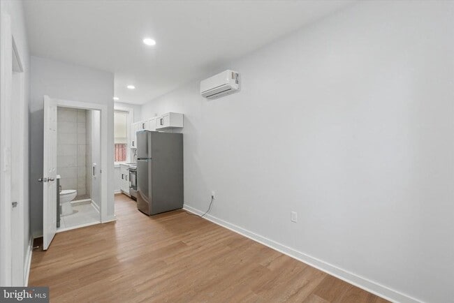Building Photo - 251 S 44th St