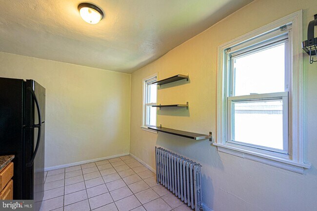 Building Photo - 3719 Calumet St