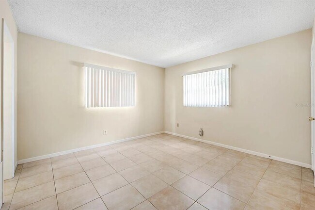 Foto del edificio - 2525 W Bay Dr