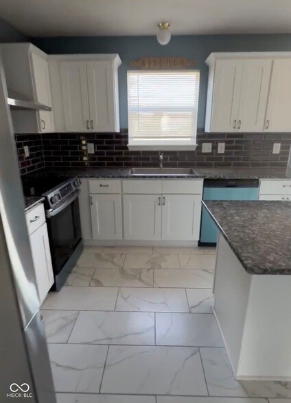 Building Photo - 3013 Corbin Dr