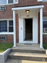 Building Photo - 431 E Broadway