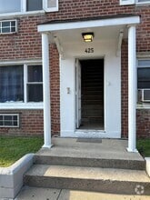Building Photo - 431 E Broadway
