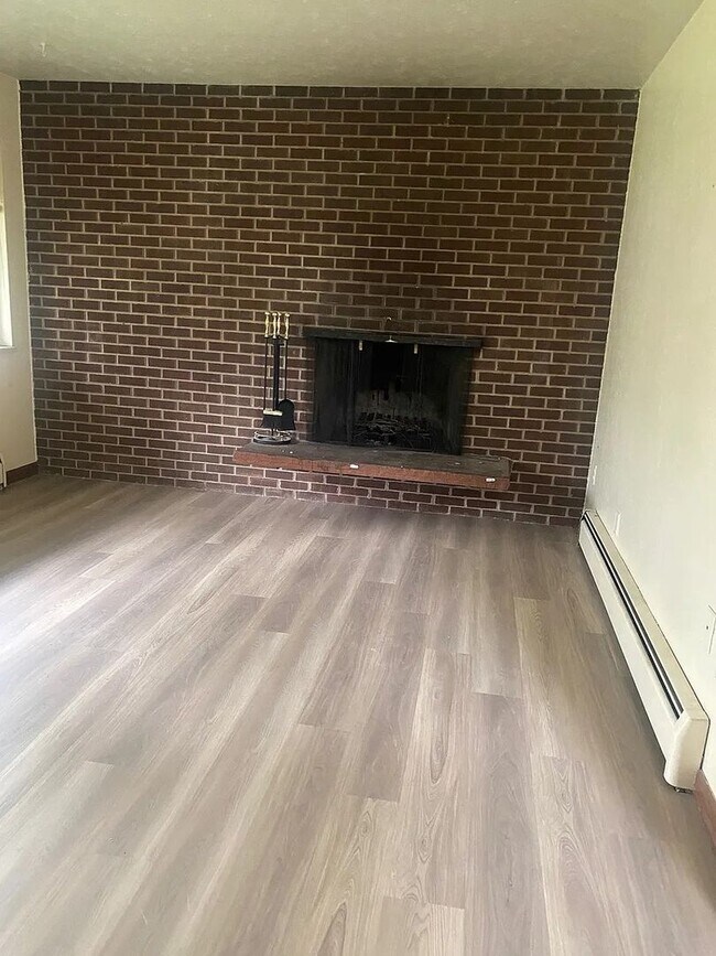 Building Photo - Charming 2Br/1Ba Apartment in Quiet Boulde...