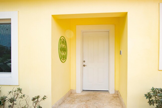 Foto del edificio - 364 Orange Way