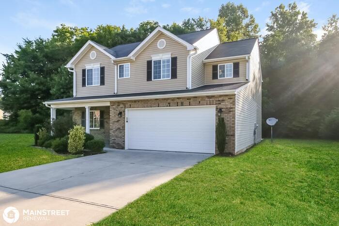 Foto principal - 305 Walnut Crossing Dr, Whitsett, NC 27377