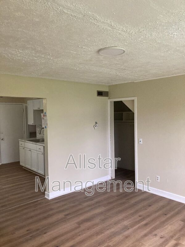 Foto del edificio - 938 S Central Dr