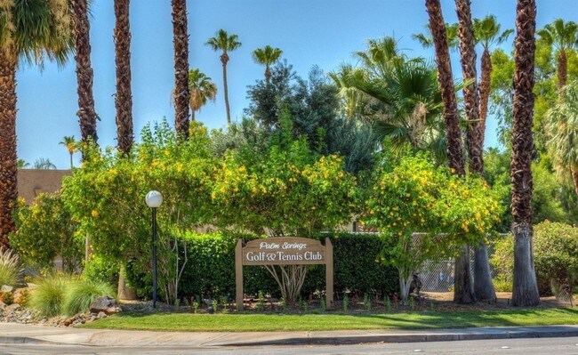 Foto del edificio - 5300 E Waverly Dr