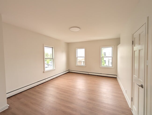 Building Photo - 656 Dorchester Ave