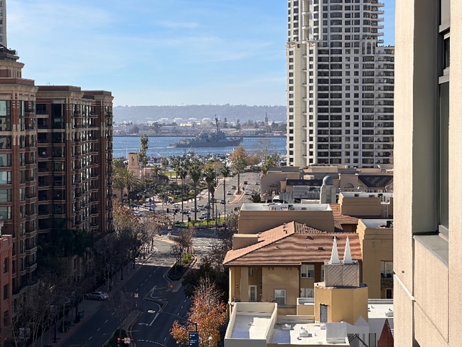 Building Photo - 654 Front St