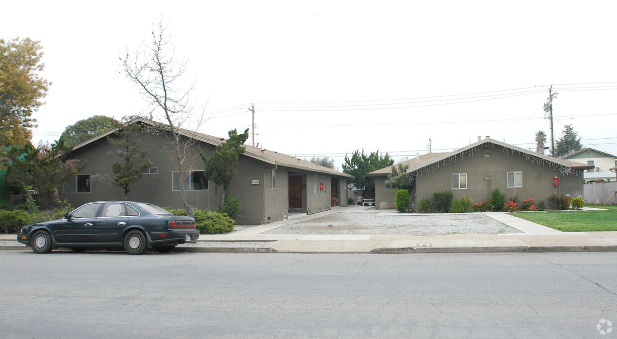 Building Photo - 7516-7526 Forest St