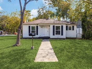 Building Photo - 8822 San Benito Way