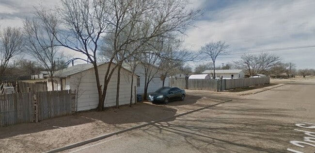 Building Photo - 301 N Durham St