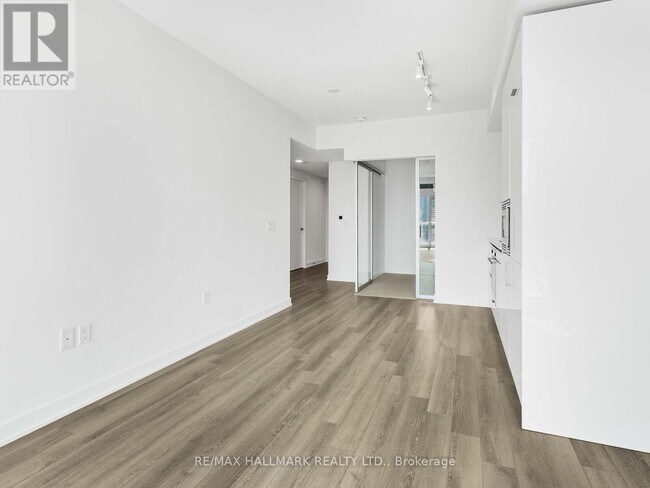 Photo du bâtiment - 230 Simcoe St