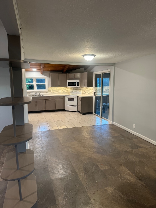 Building Photo - 2640 W 56th Ave