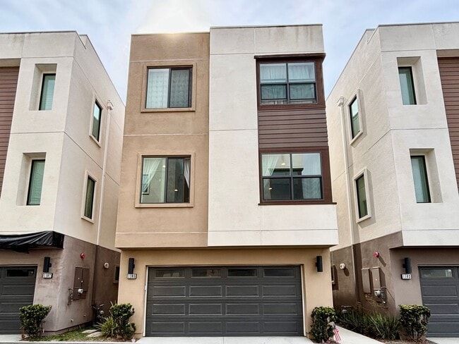 Building Photo - 1105 Canal St