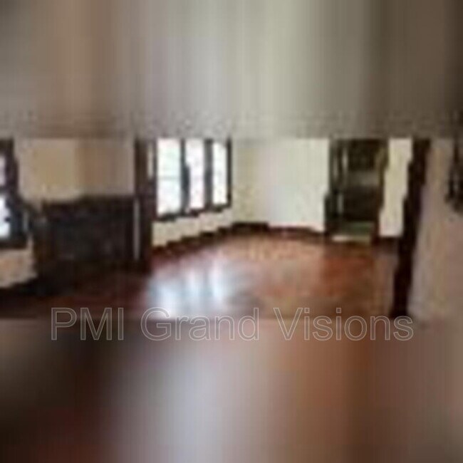 Foto del edificio - 2055 E Prairie Ave