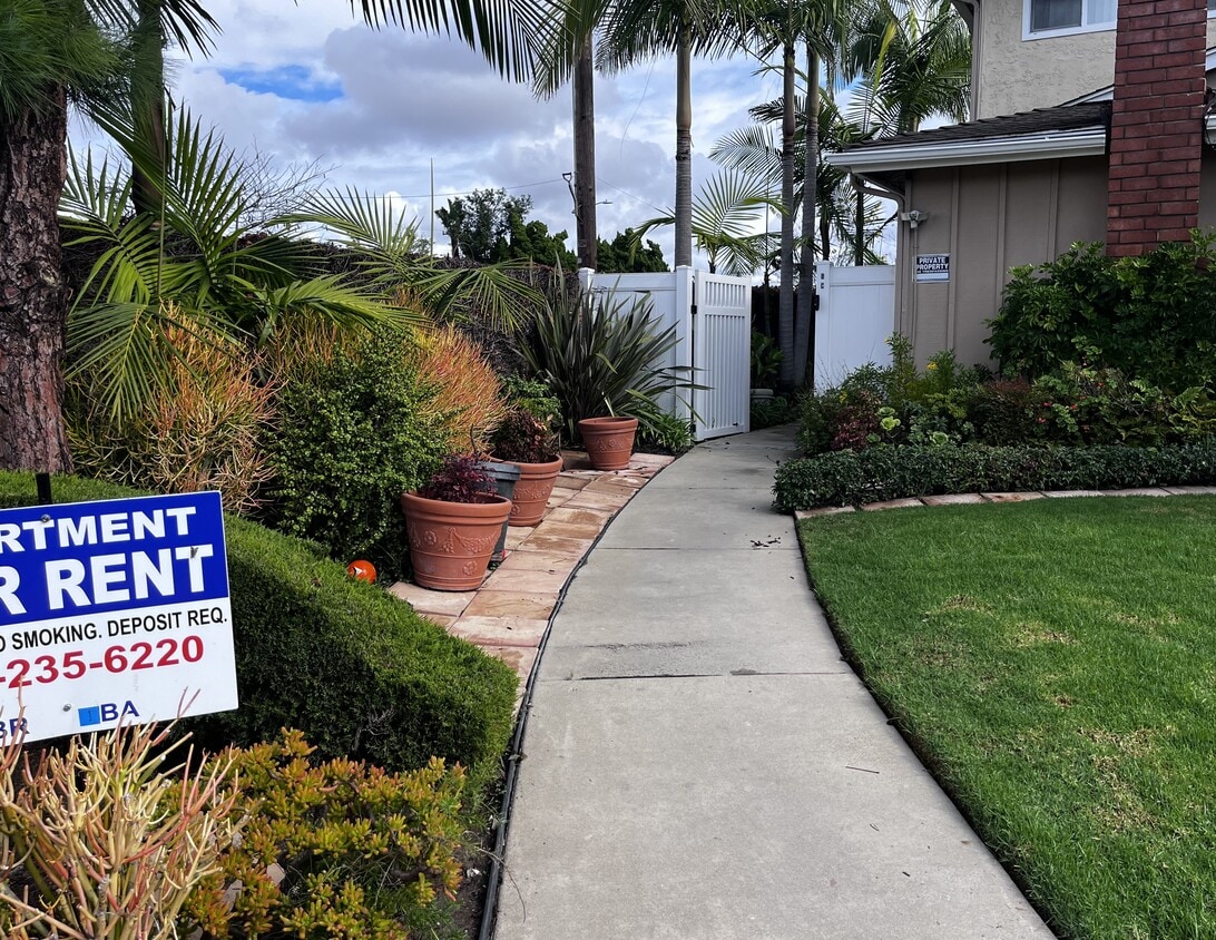 Foto principal - 16522 Hillview Cir