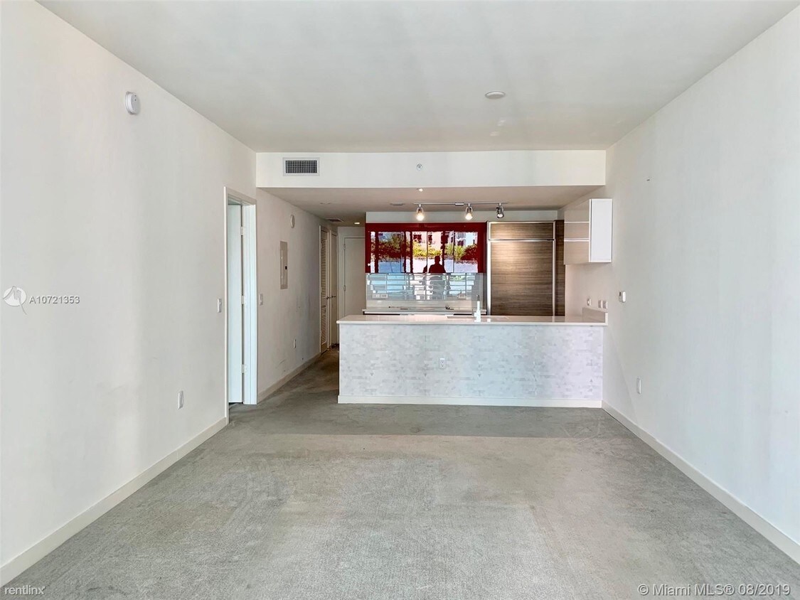 Primary Photo - 1100 S Miami Ave