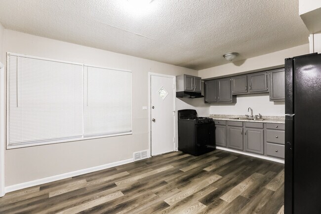 Building Photo - 7111 E 111th Terrace