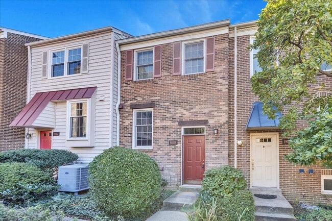 Building Photo - 2BR / 2BA | 1,728 total sq. ft.