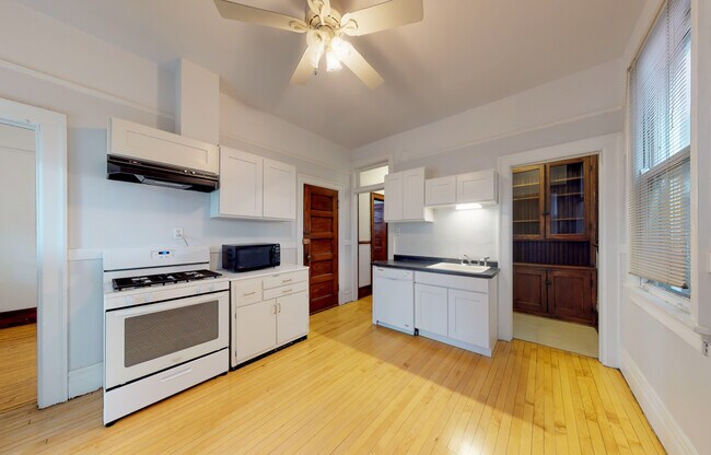 Building Photo - 1127 W George St