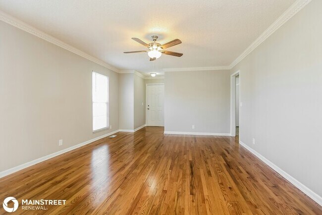 Building Photo - 204 Retreat Ct W