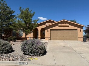 Building Photo - 4017 Foxwood Trail SE
