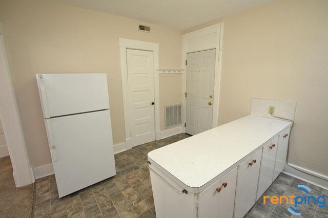 Building Photo - 3843 S 48th St