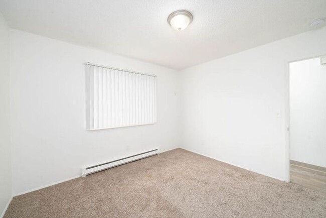 Building Photo - 1 bedroom unit close to downtown Gresham!!