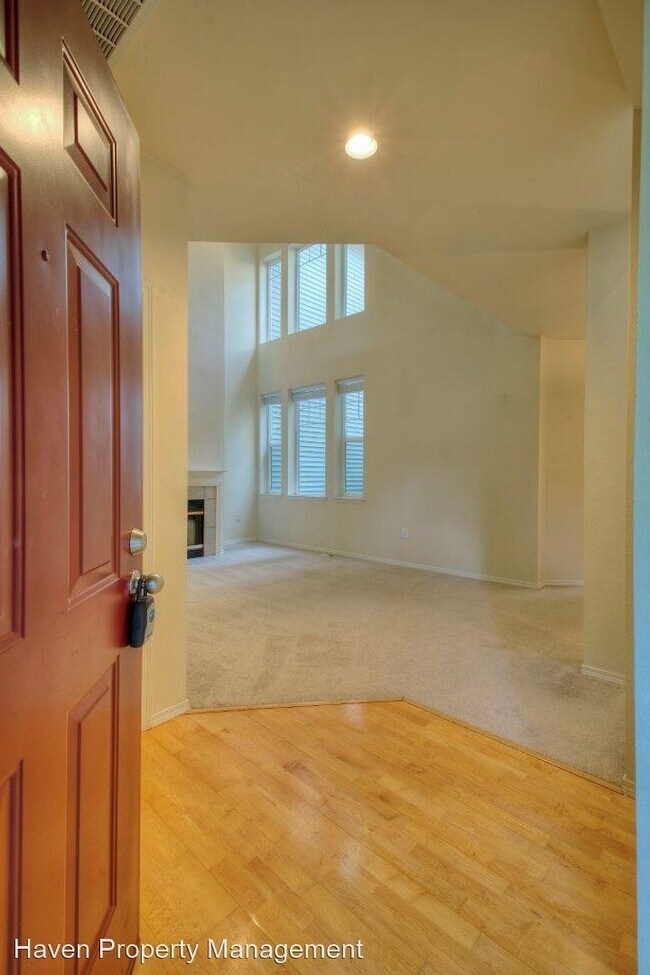Building Photo - 2 br, 2.5 bath House - 405 S 47th St