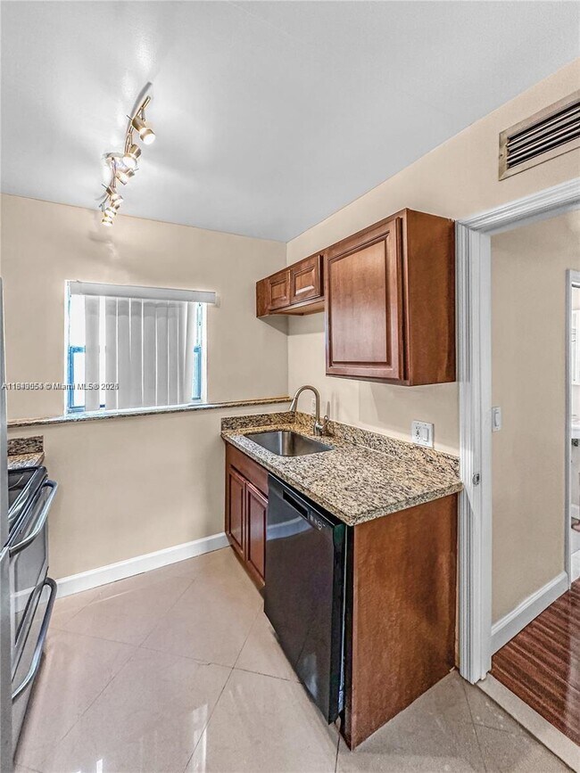 Foto del edificio - 5614 Taylor St