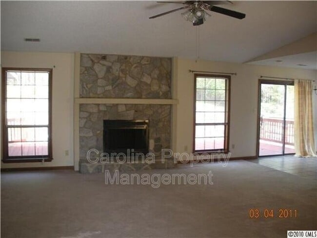 Photo - 6924 Long Needles Dr House