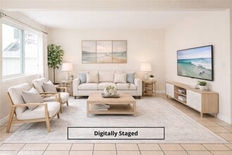 Building Photo - 11115 Slater Ave