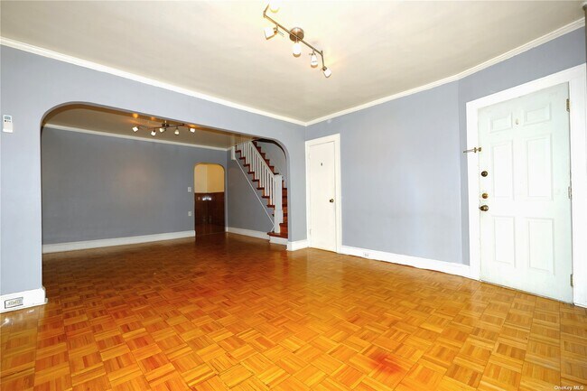 Building Photo - 72-50 Manse St