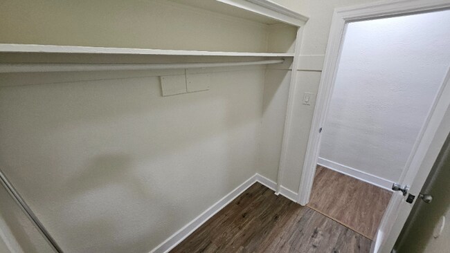 Foto del edificio - 427-431 Normandie Ave