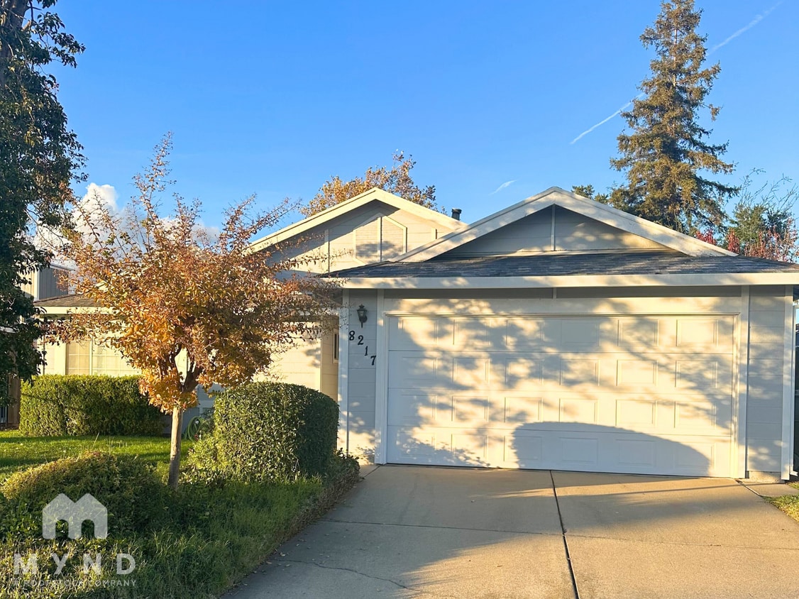 Foto principal - 8217 Cottonball Way