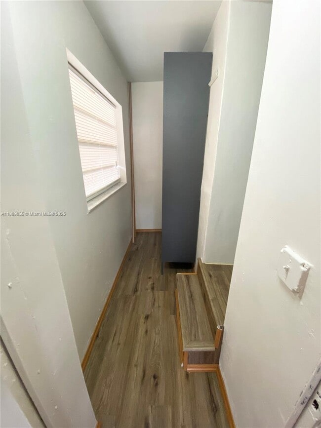 Building Photo - 705 NE 87th St