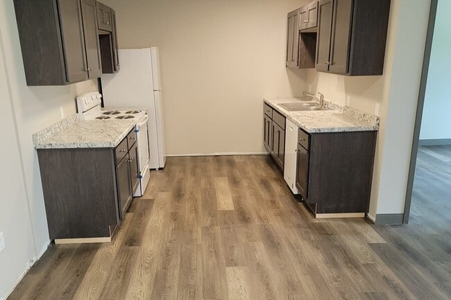 Building Photo - Prairieview Estates