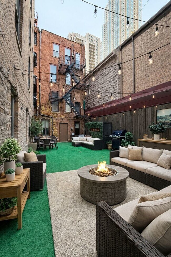 Foto del edificio - 642 N Dearborn St