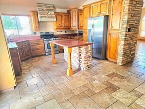 Building Photo - 4106 E Becker Ln