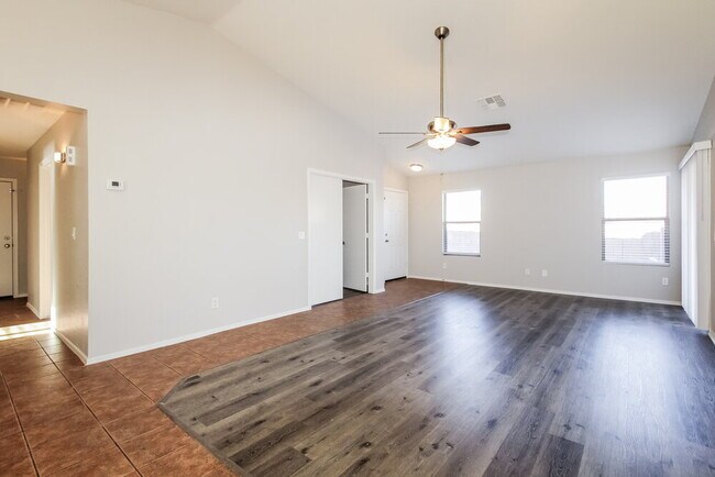 Foto del edificio - 12501 W Mandalay Ln