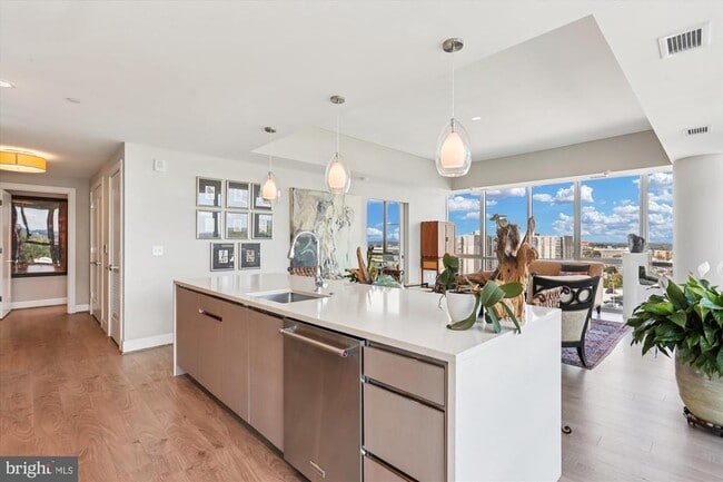 Foto del edificio - 930 Rose Ave