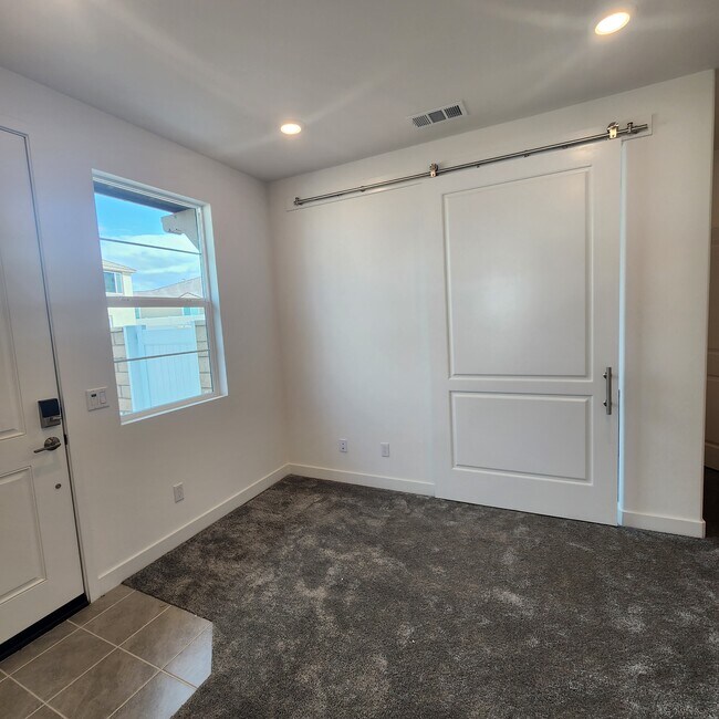 Foto del edificio - 30745 Cherry Birch Ave
