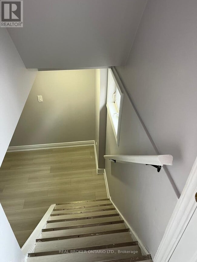 Building Photo - 15 Camille Ct