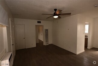 Building Photo - 380 N 13th St