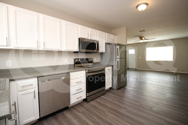 Photo - 1732 W Maricopa St House