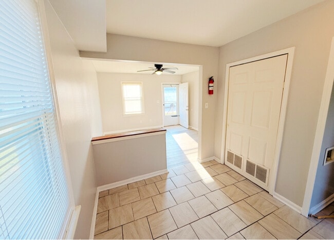 Building Photo - 23816 Kathleen Ave