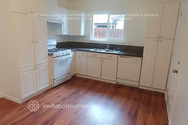 Foto del edificio - 4113 Ramsey Dr