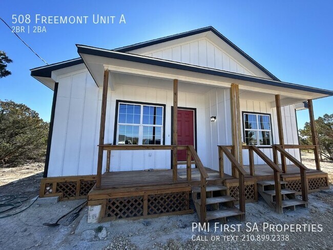 Building Photo - Brand new duplex unit near Canyon Lake